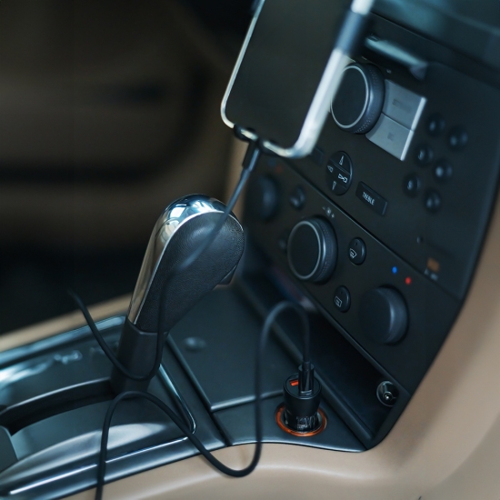 Maxlife ładowarka samochodowa PD QC MXCC-04 1x USB-C 1x USB 20W czarna